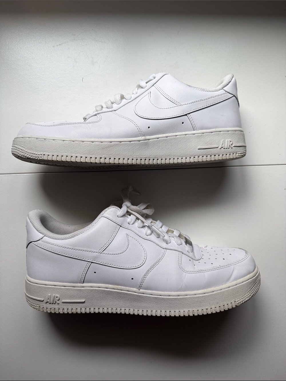 Nike White Men’s Low-Top Sneakers